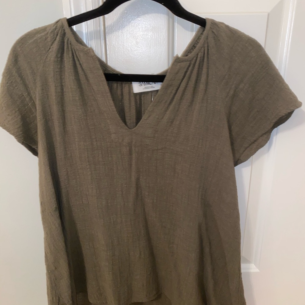 green cute t-shirt top